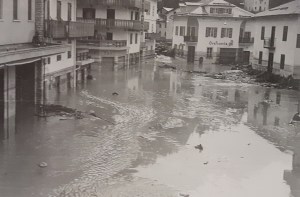 Piazza Dogliani alluvione 1966